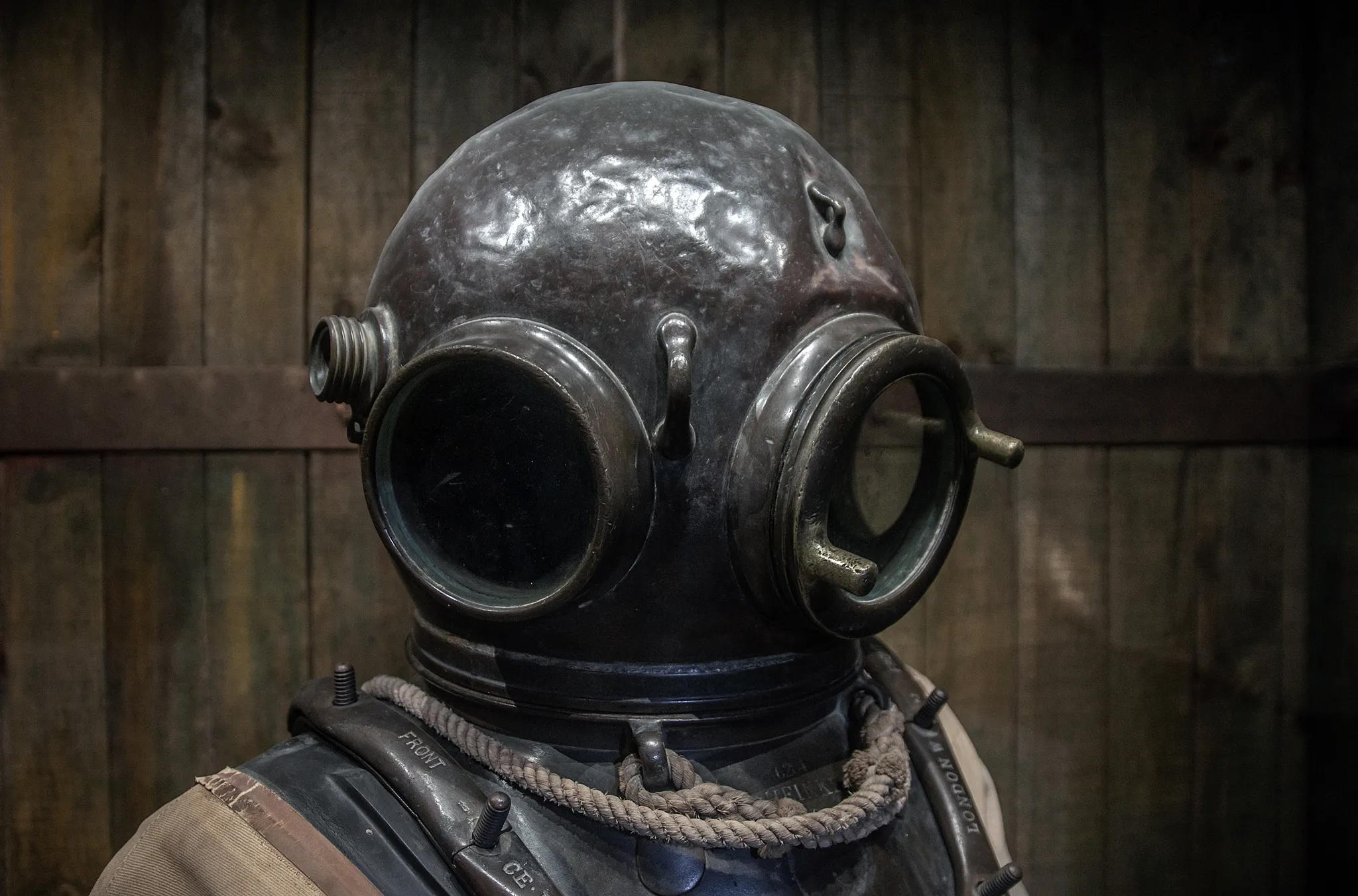 Old diving suit helmet part of Goole's maritime history and the Goole 200 celebrations in 2026